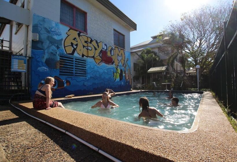 Asylum Cairns Hostel