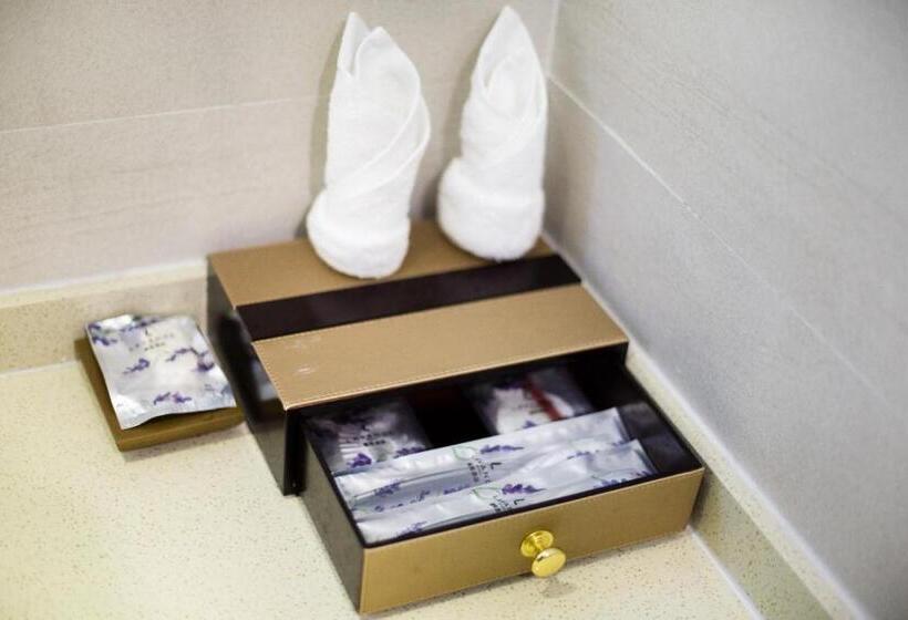 Lavande Hotel Zhumadian High Speed ​​railway Station