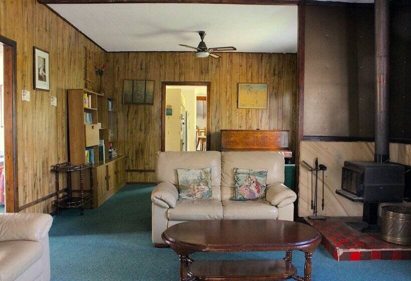 Mountain Top Holiday Home