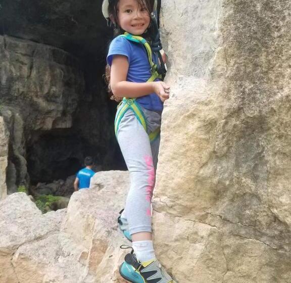 Пансион Climbers Inn Yangshuo