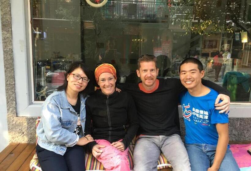 Пансион Climbers Inn Yangshuo