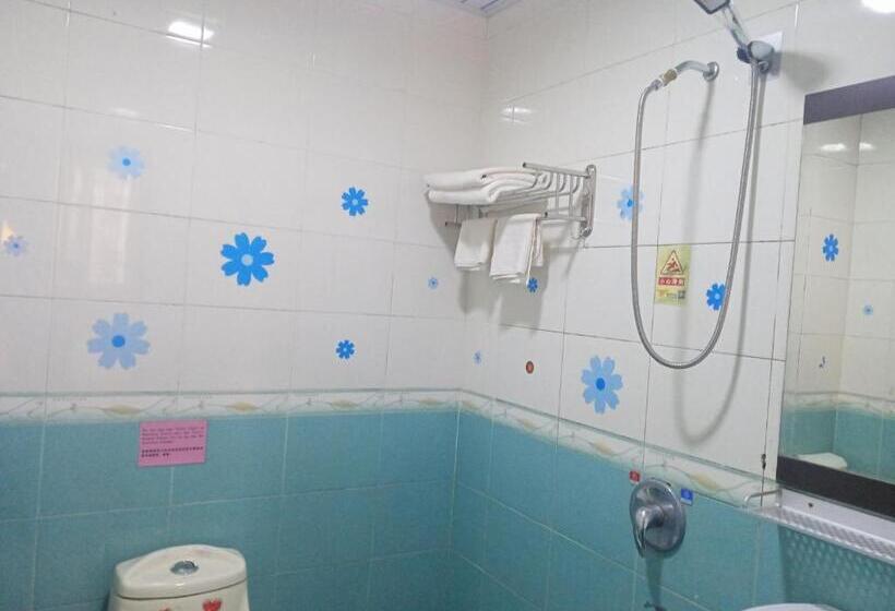 Пансион Climbers Inn Yangshuo