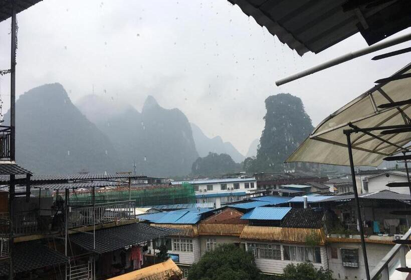 Пансион Climbers Inn Yangshuo