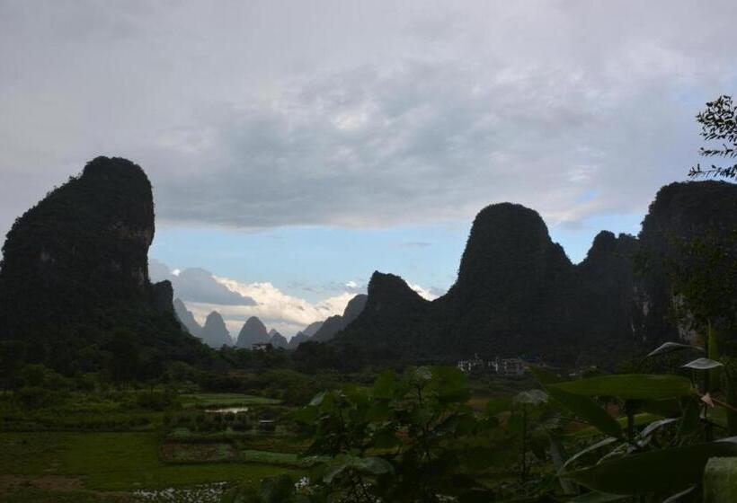 Пансион Climbers Inn Yangshuo