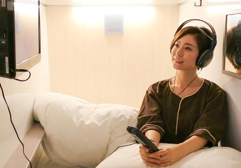 Leo Yu Capsule Hotel Funabashi