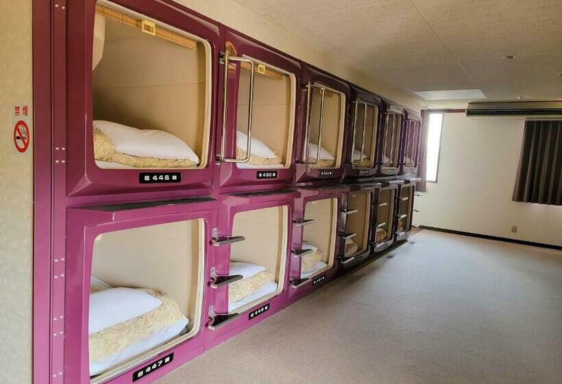 בית מלון כפרי First Inn Takamatsu