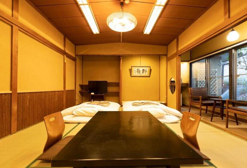 בית מלון כפרי Ryokan Hiyoshi