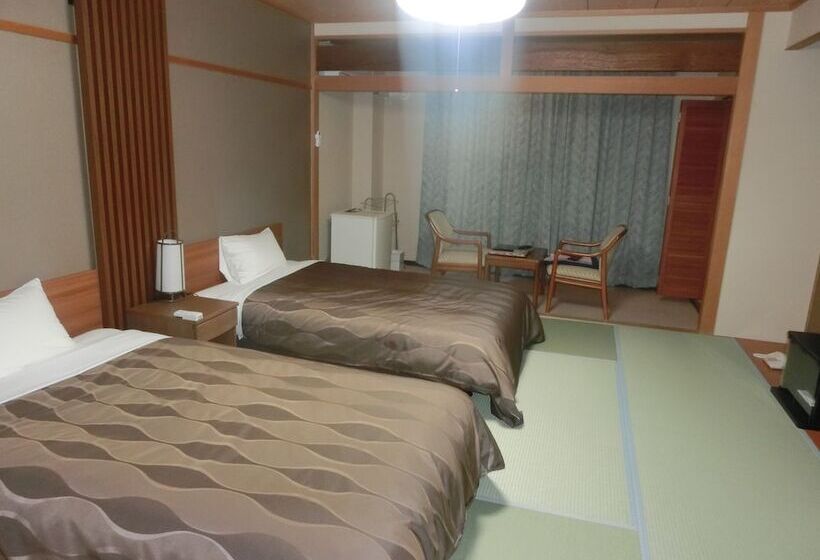 בית מלון כפרי The Gran Resort Akou