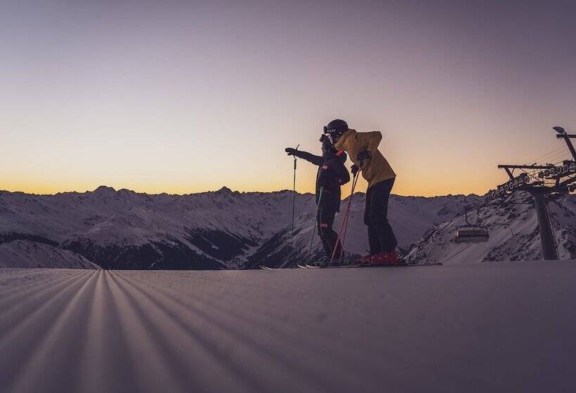 Club Hotel Rooms Only   By Mountain Hotels