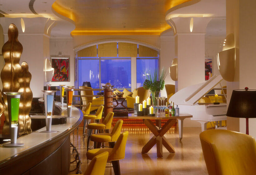 Four Seasons Hotel Shanghai