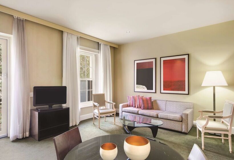 Adina Apartment Hotel Adelaide Treasury