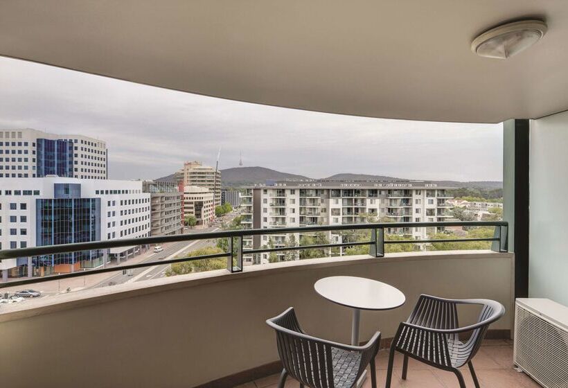 هتل Adina Serviced Apartments Canberra James Court