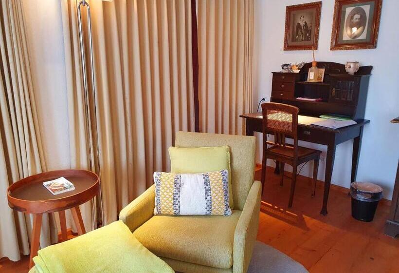 בית מלון כפרי Adler