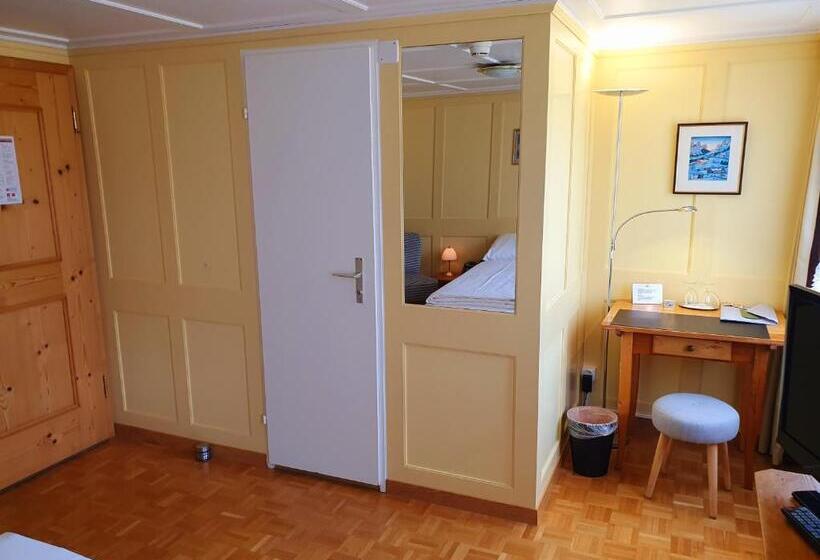 בית מלון כפרי Adler