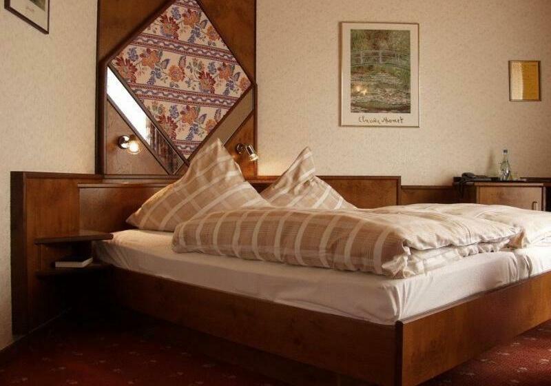 هتل Aggertal Zur Alten Linde