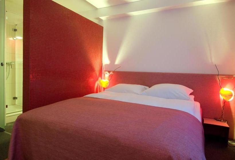 Отель Alpine Lodge