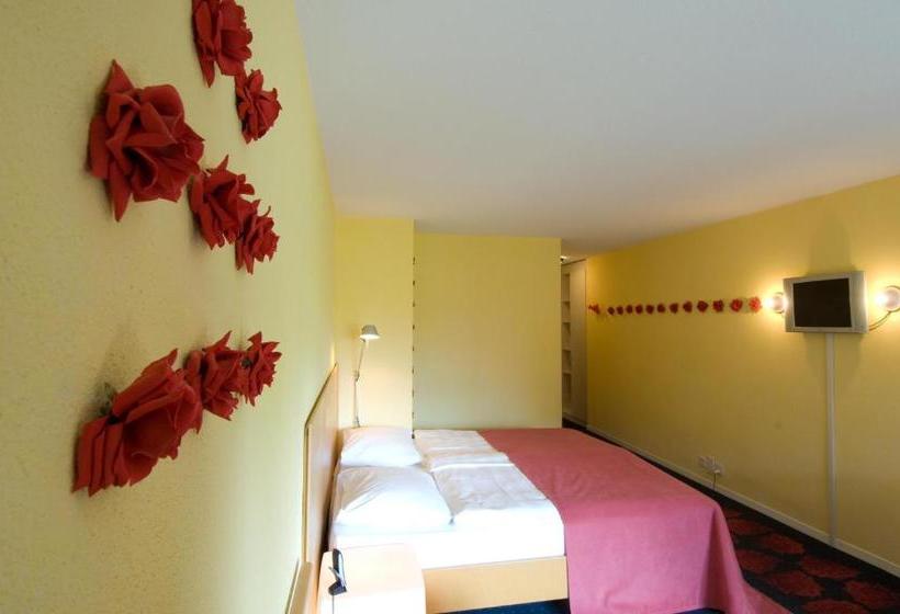 Отель Alpine Lodge