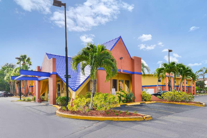 בית מלון כפרי Americas Best Value Inn Sarasota