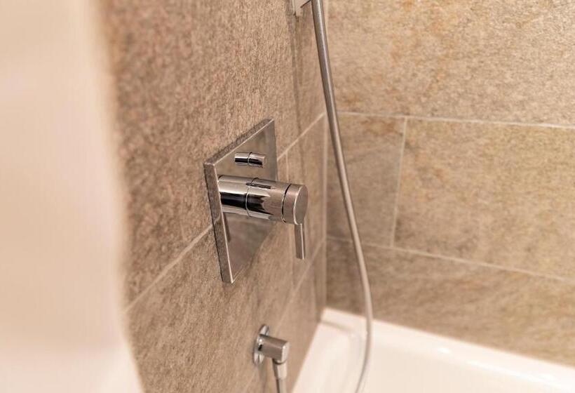 ホテル B & B Longhin