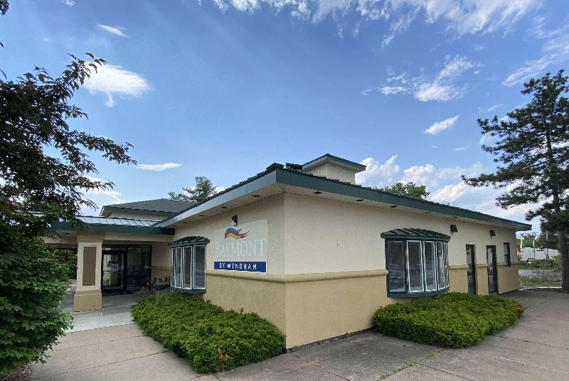Отель Baymont By Wyndham Latham Albany Airport