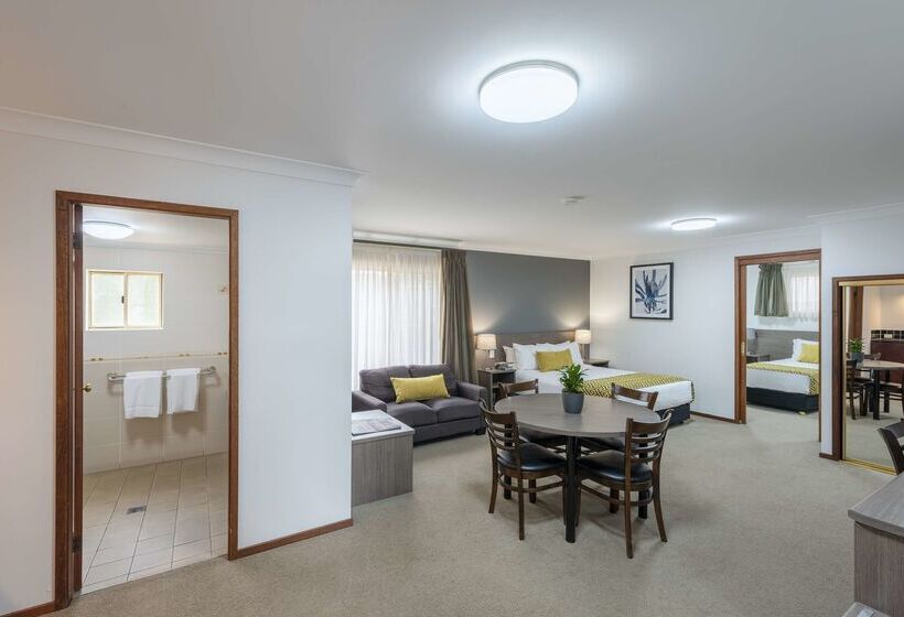 هتل Best Western Plus Ambassador Orange