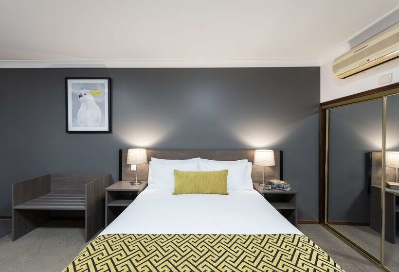 هتل Best Western Plus Ambassador Orange