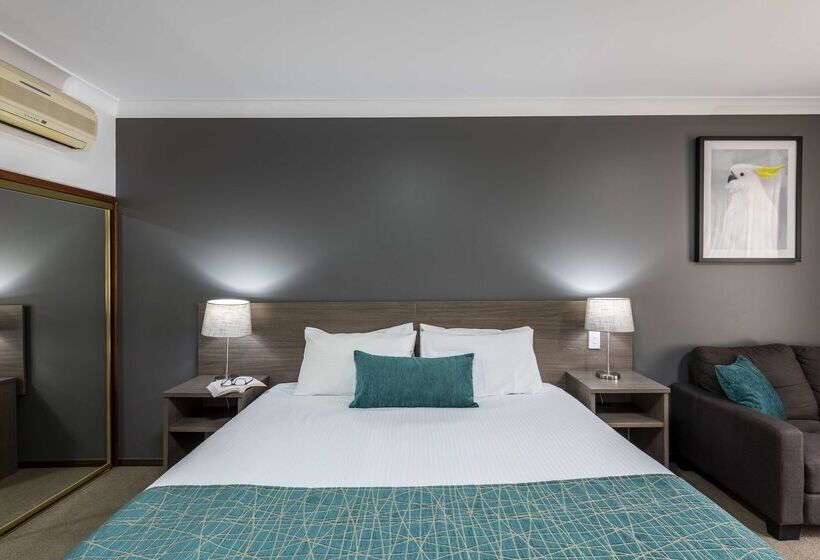 هتل Best Western Plus Ambassador Orange