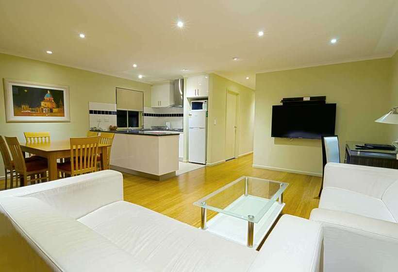 هتل Best Western Plus Buckingham International