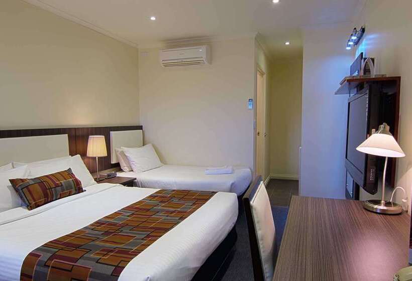 هتل Best Western Plus Buckingham International