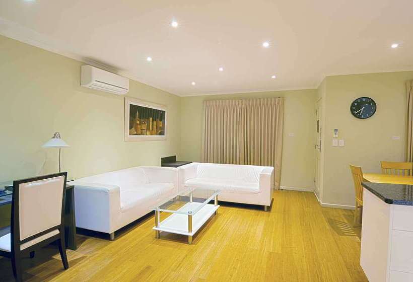 هتل Best Western Plus Buckingham International