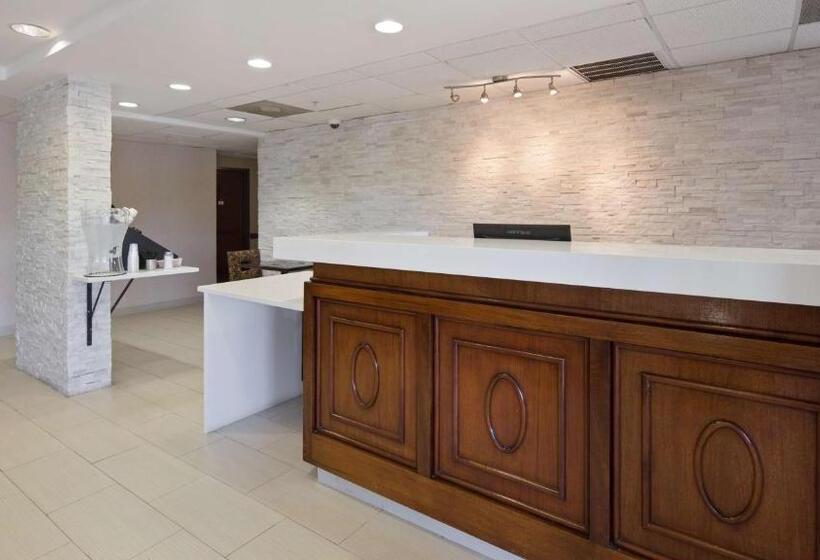 ホテル Best Western Plus Huntersville