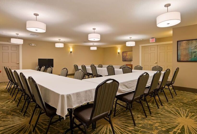 فندق Best Western Plus Menomonie Inn & Suites