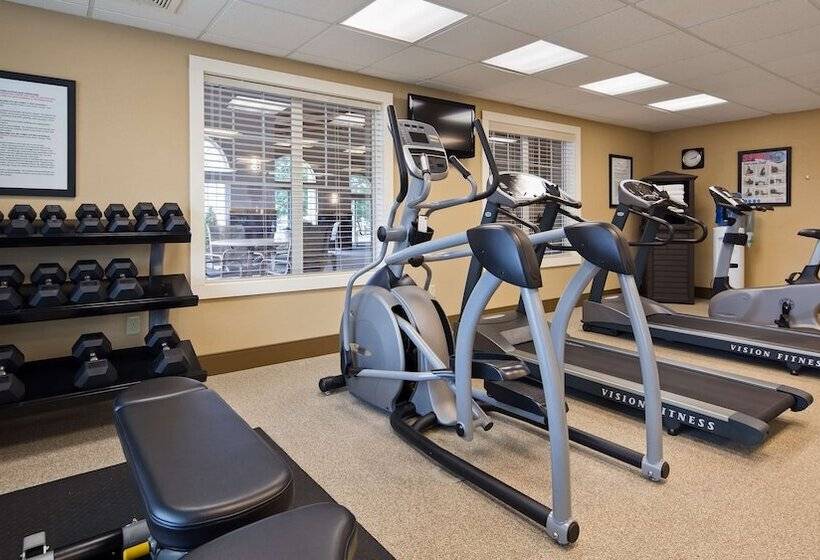 فندق Best Western Plus Menomonie Inn & Suites