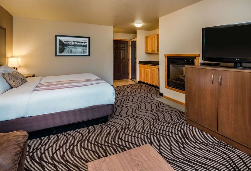 Best Western Plus Riverfront Hotel And Suites