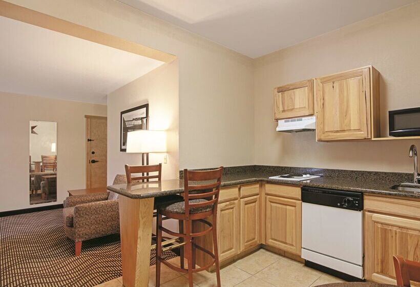 Best Western Plus Riverfront Hotel And Suites