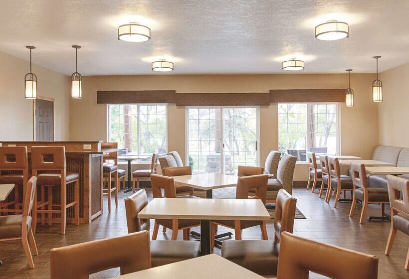 Best Western Plus Riverfront Hotel And Suites