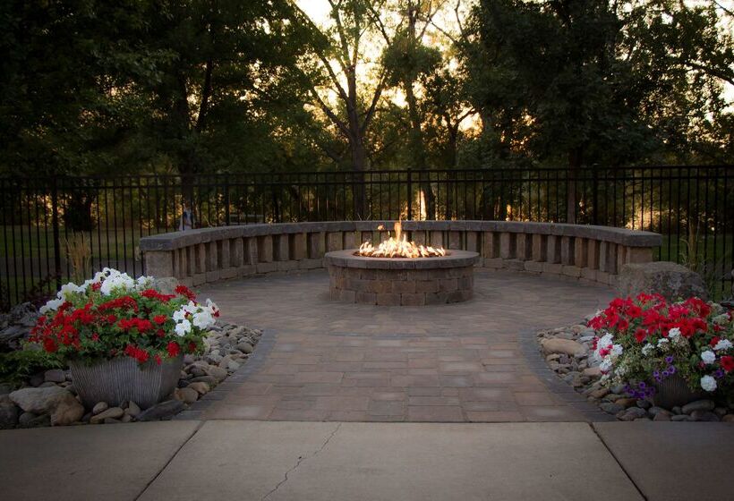 Best Western Plus Riverfront Hotel And Suites