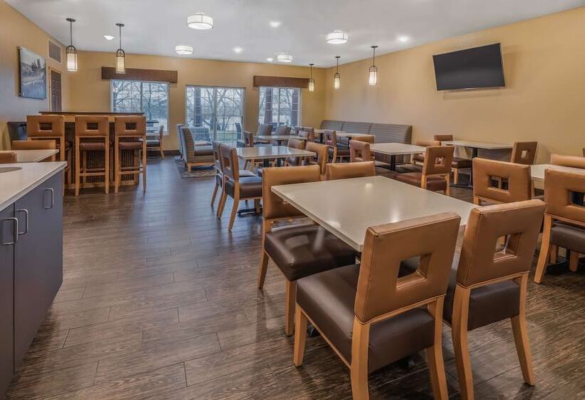 Best Western Plus Riverfront Hotel And Suites