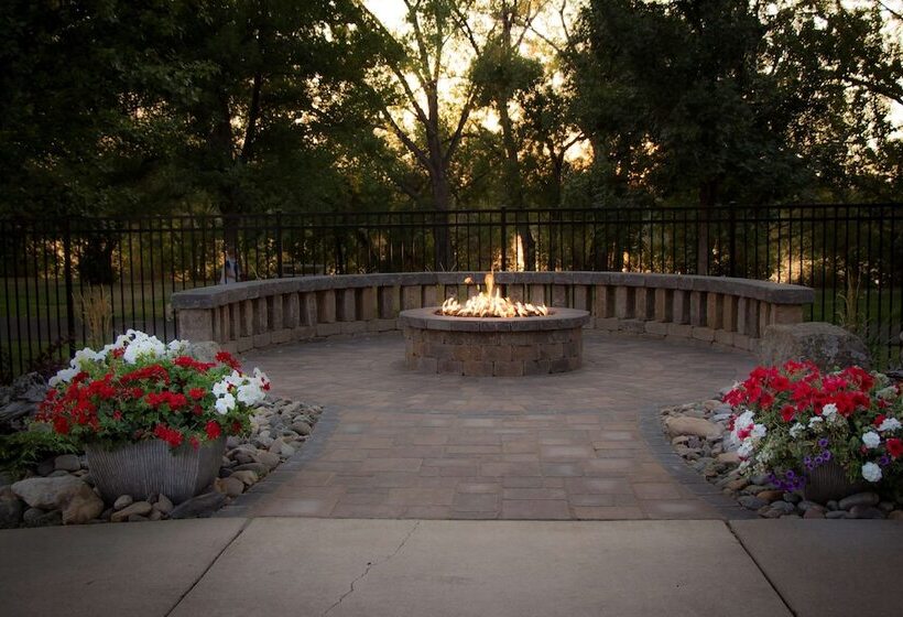 Best Western Plus Riverfront Hotel And Suites