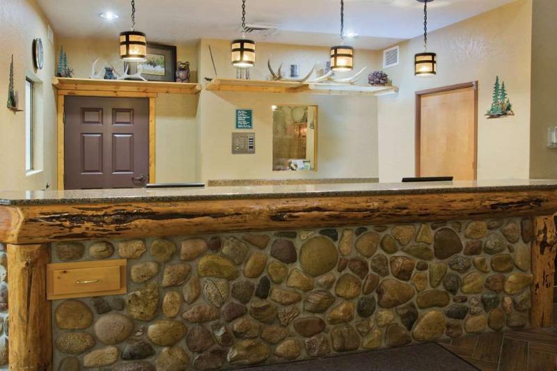 Best Western Plus Riverfront Hotel And Suites