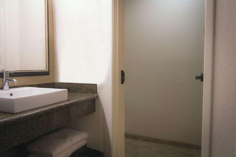 Best Western Plus Riverfront Hotel And Suites