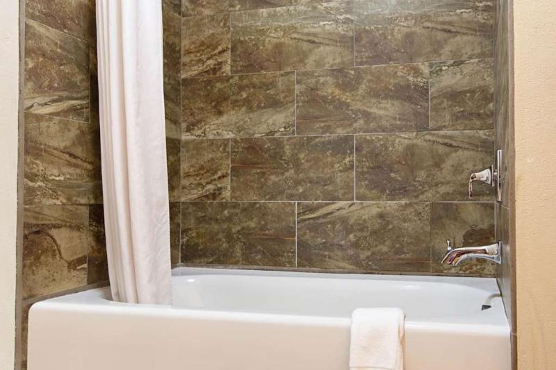 Best Western Plus Riverfront Hotel And Suites