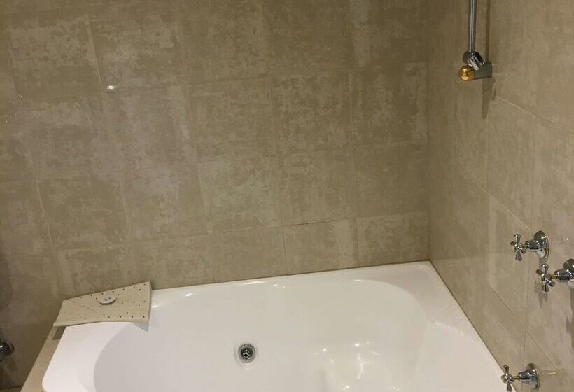 فندق Best Western Plus The Tudor Box Hill