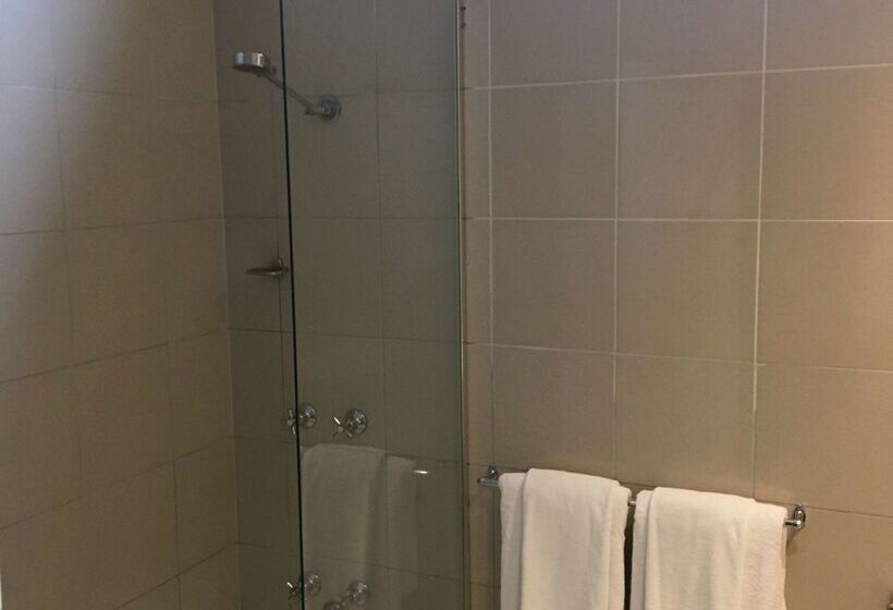 בית מלון כפרי Best Western Plus The Tudor Box Hill