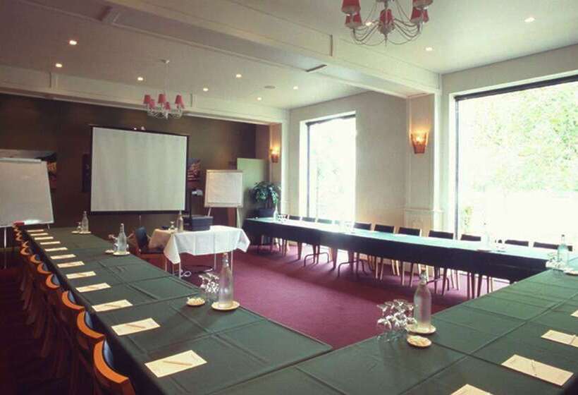 فندق Best Western Plus The Tudor Box Hill