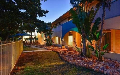 هتل Sea Breeze Resort