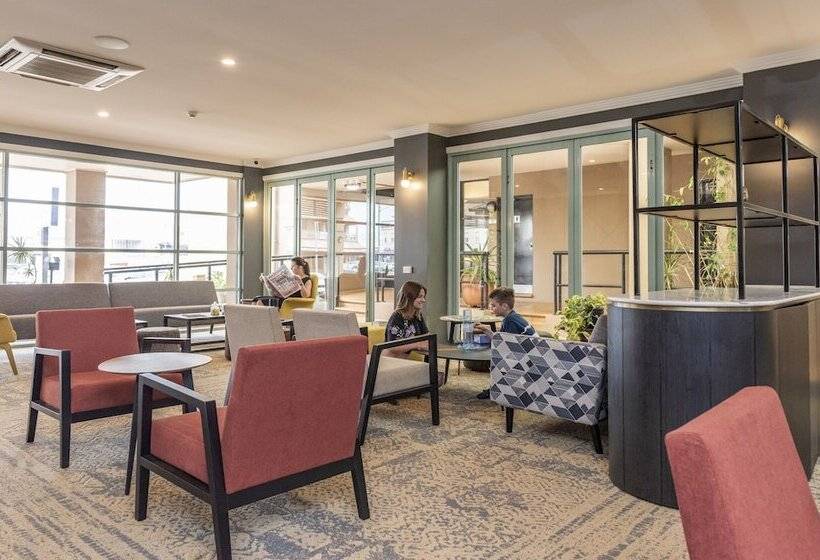 هتل Burnett Riverside