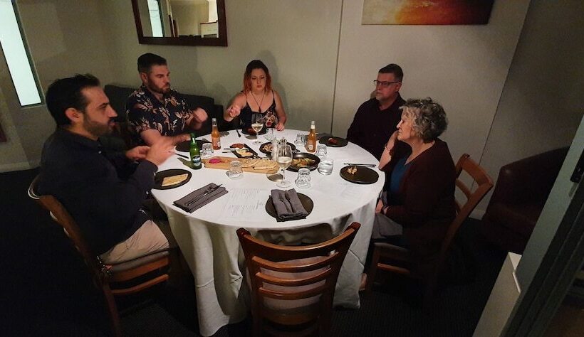 هتل Burnett Riverside