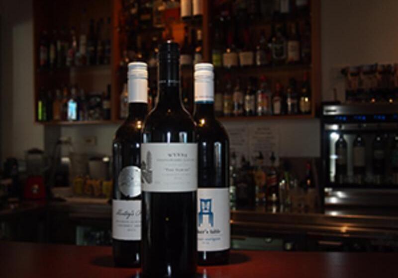 هتل Burnett Riverside