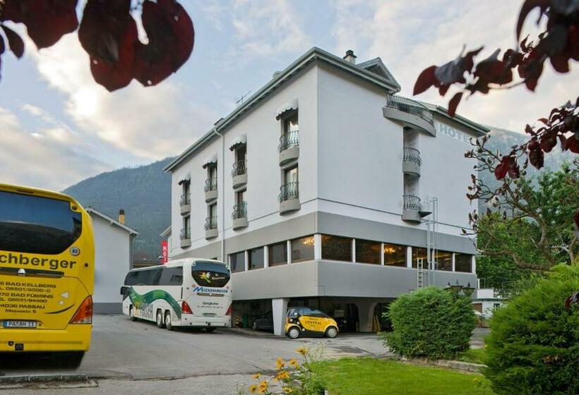 בית מלון כפרי Central